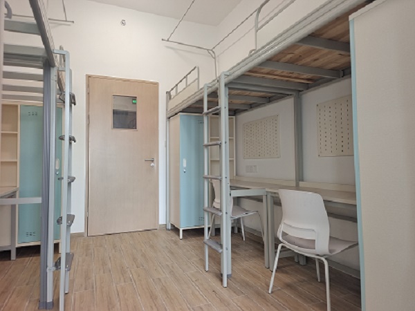 深圳市高級中學高中園宿舍公寓床已安裝到位！